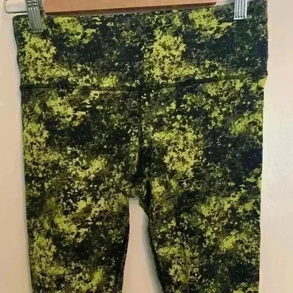 Alo Airbrush womens Capri leggings, yellow, black and grey, size Small
